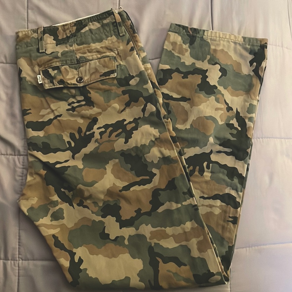 Levi Chino Pants